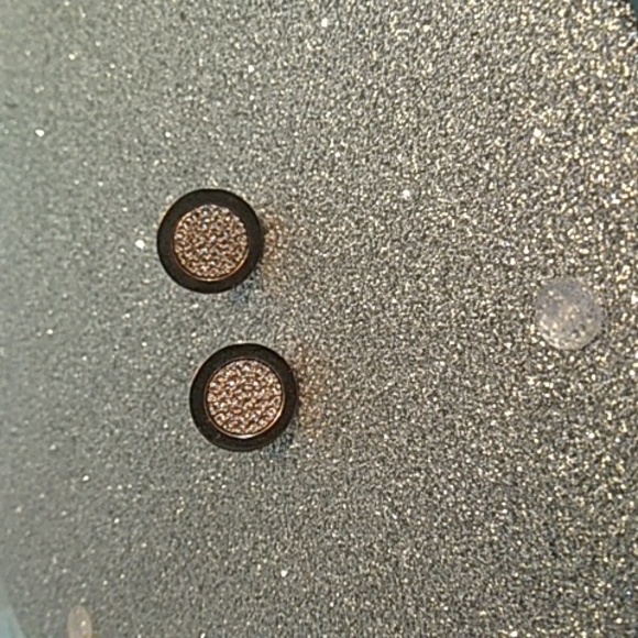 Stud earrings - Picture 1 of 2